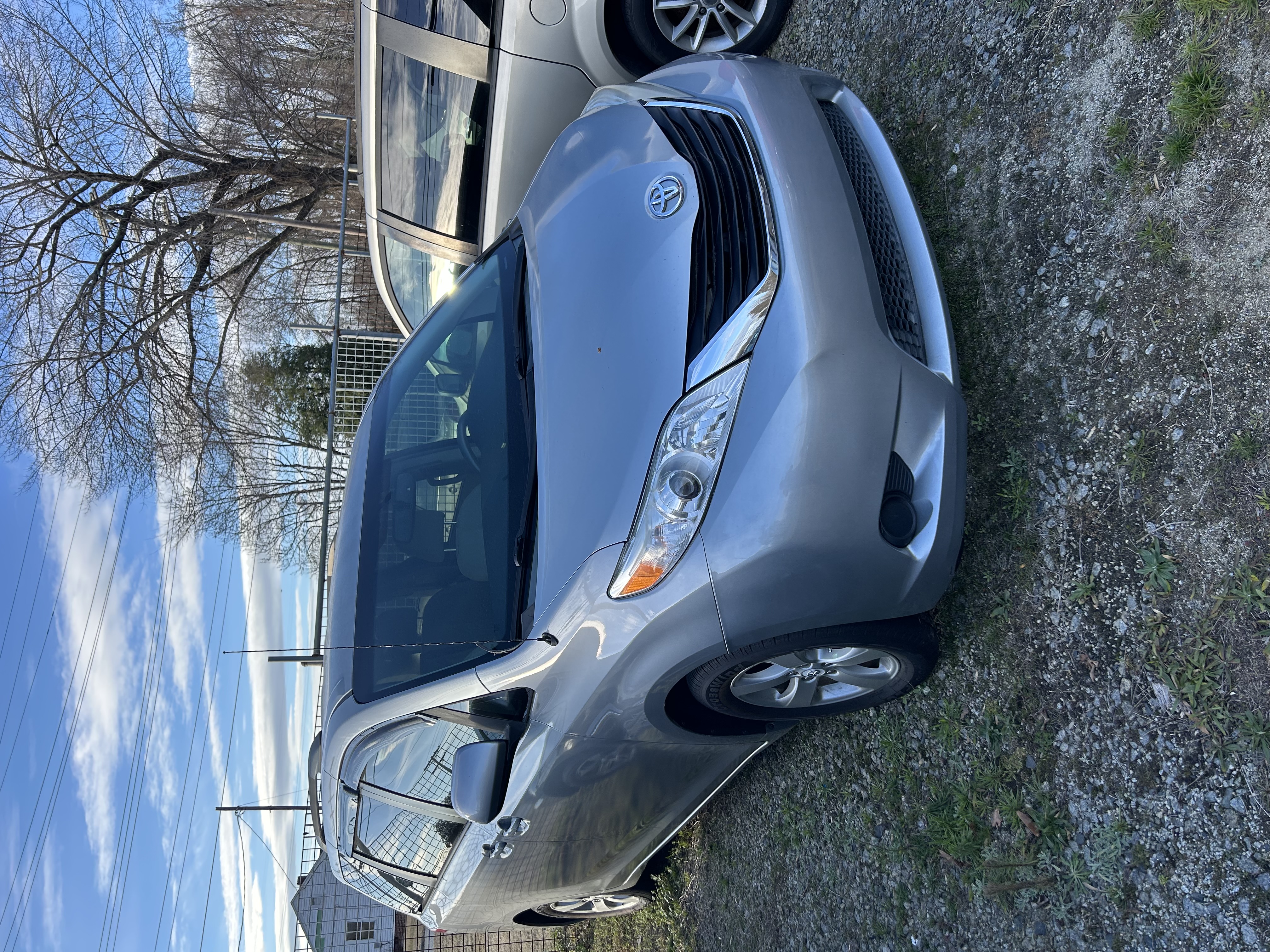 2012 TOYOTA Sienna - Thumbnail 2
