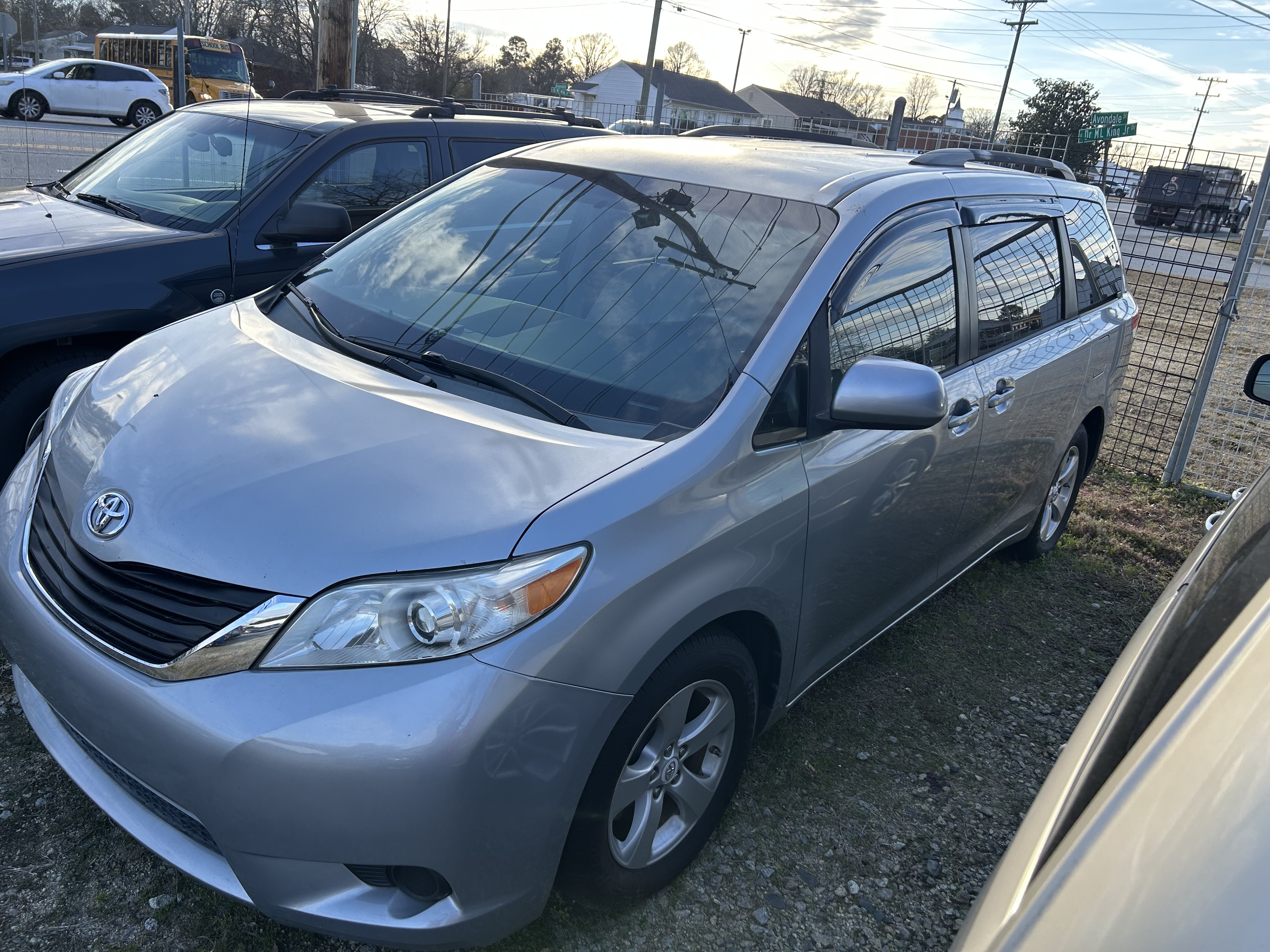 2012 TOYOTA Sienna - Thumbnail 7