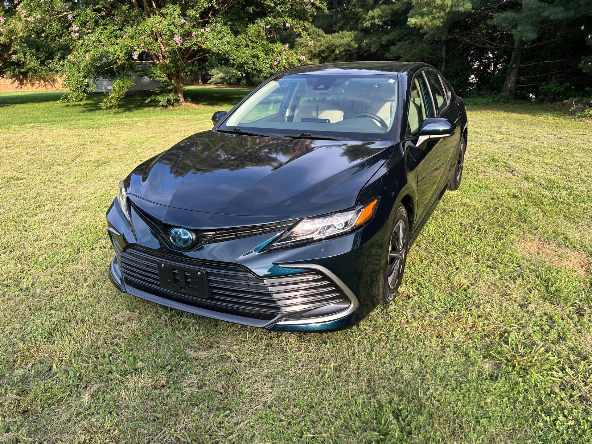 2021 TOYOTA Camry Hybrid LE - Thumbnail 3