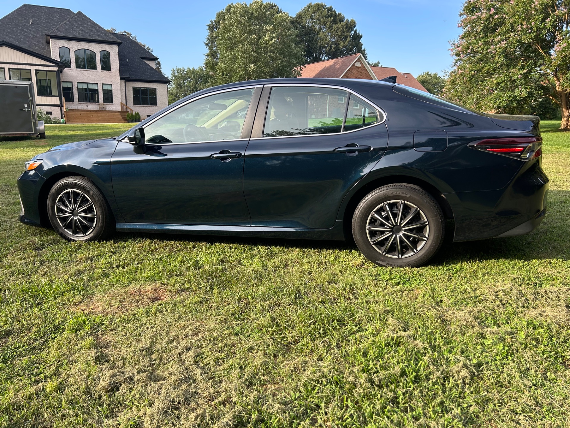 2021 TOYOTA Camry Hybrid LE - Thumbnail 5